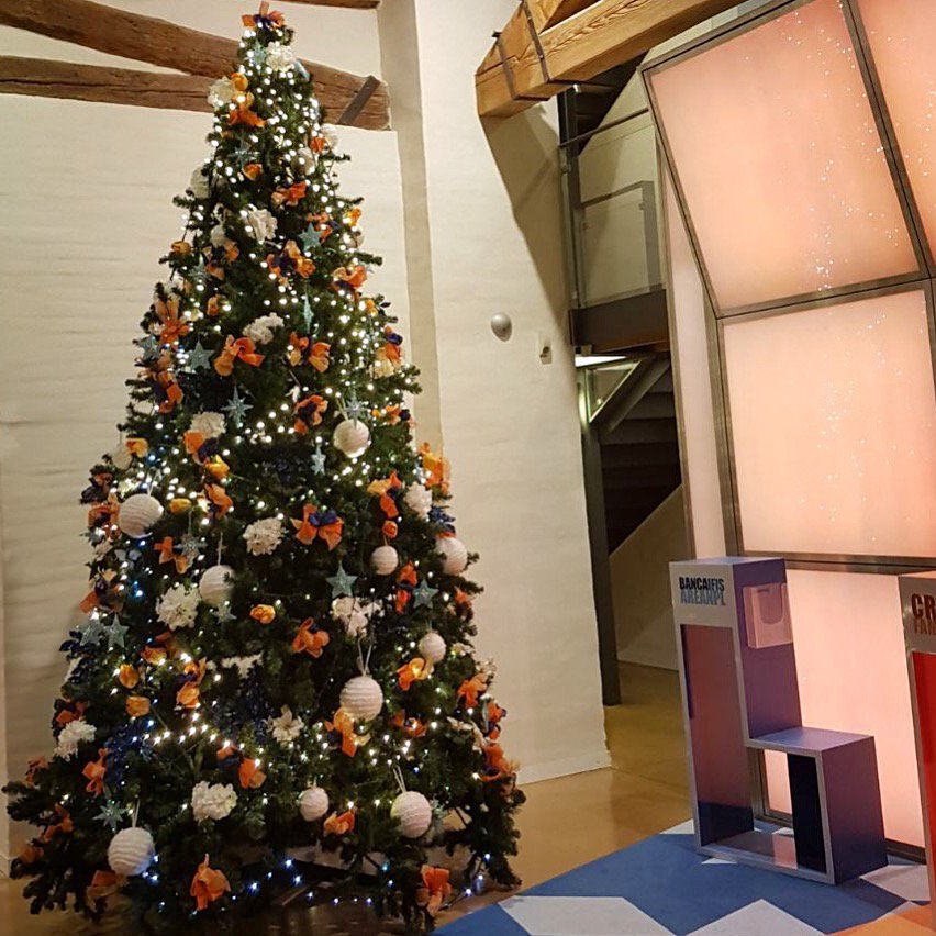 AStaccione's tweet photo. Auguro un #Natale vissuto come ritorno “a casa”, qualunque e ovunque sia; non come fuga dall’impegno e dalla realtà quotidiani ma come occasione di ritorno a noi stessi e alle nostre radici, per ripartire poi con nuova forza, energia e consapevolezza. A tutti #BuoneFeste https://t.co/MFemDKtc0X