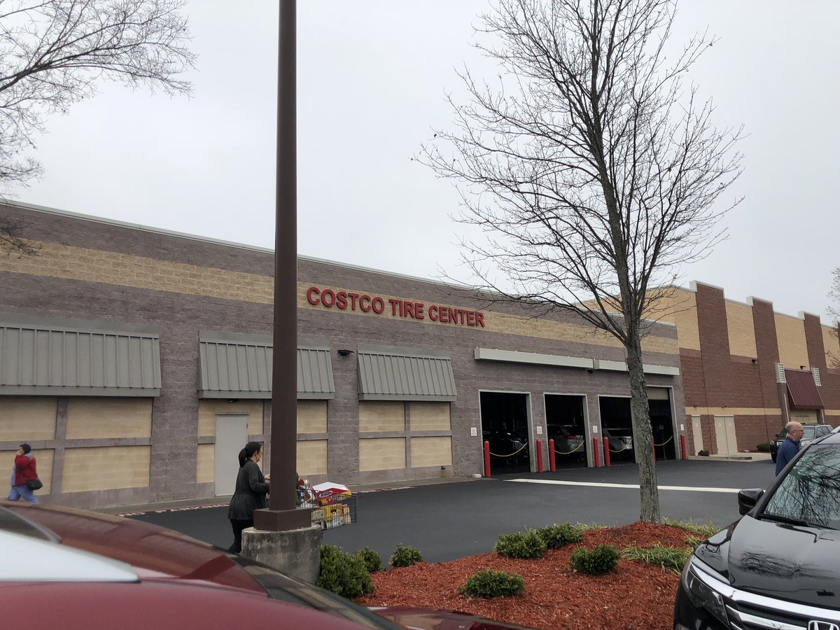 MacPartyOf5's tweet image. The only parking left at Costco... wasn’t planning on buying tires, but it’s close to the entrance.