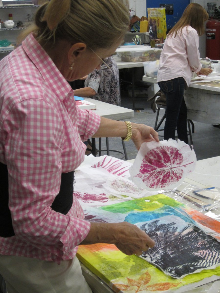 bocaartschool's tweet photo. @InSouthFlorida Newyearsresolution  Get creative, take an art class at @bocaartschool #pottery #painting #drawing #adultedu https://t.co/KwJaBqixCP
