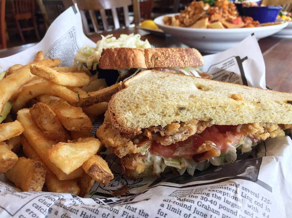 BarefootLanding's tweet photo. Fridays call for #FriedSoftShellCrab from @FlyingFishMB @BarefootLanding #Yum https://t.co/10SPnyimlU