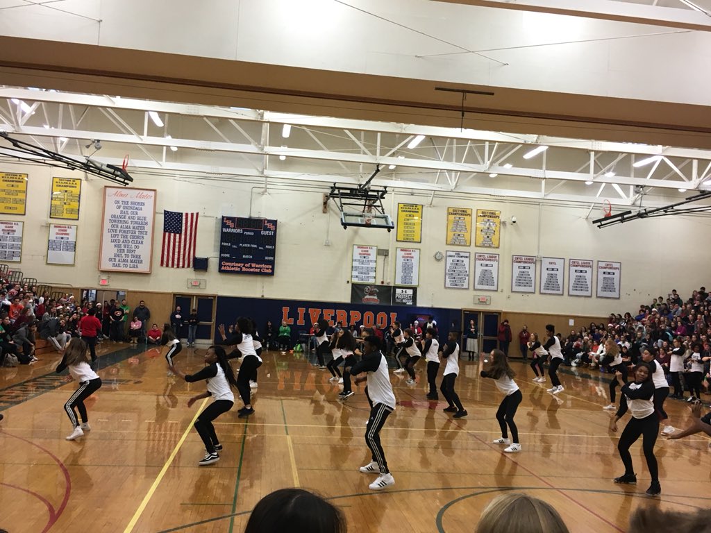 MrLawrence_LCSD's tweet photo. More pep rally pics. Go Warriors! https://t.co/YiydJnzkiX