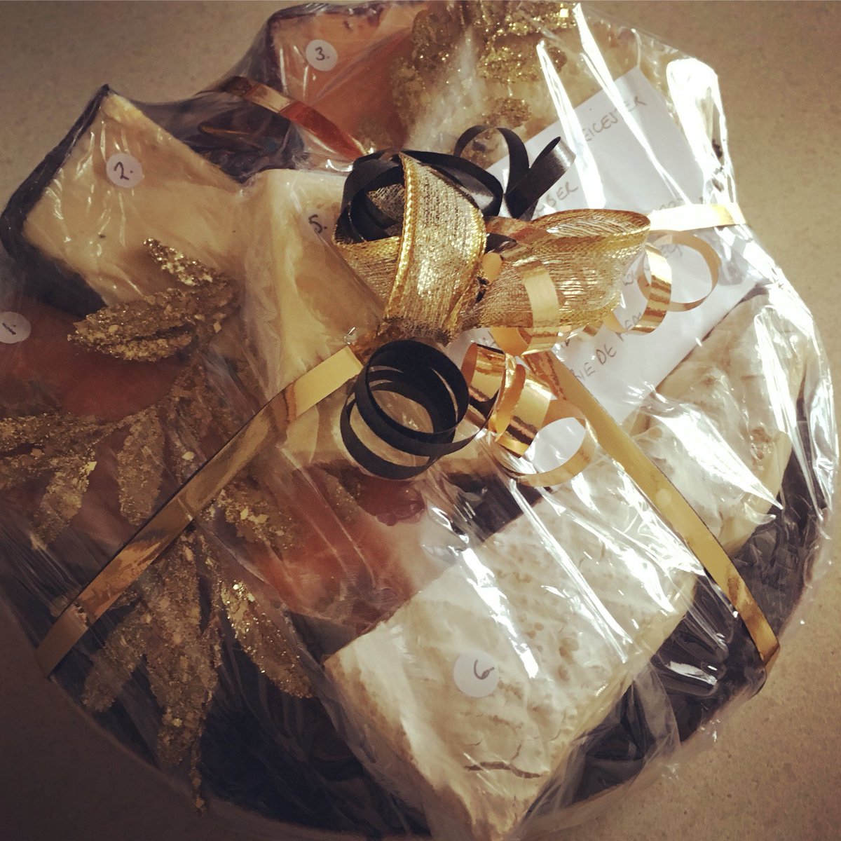 FaHarrogate's tweet image. Mmmm CHEESE!! 😋🧀 

The question is will I be able to resist eating half of it before Christmas Eve?! 🤐🙈 

#cheesepleeeese #cheeseboard #christmas2017 #givemeallthefood #localfood #localpeople #harrogate #harrogatefoodassembly