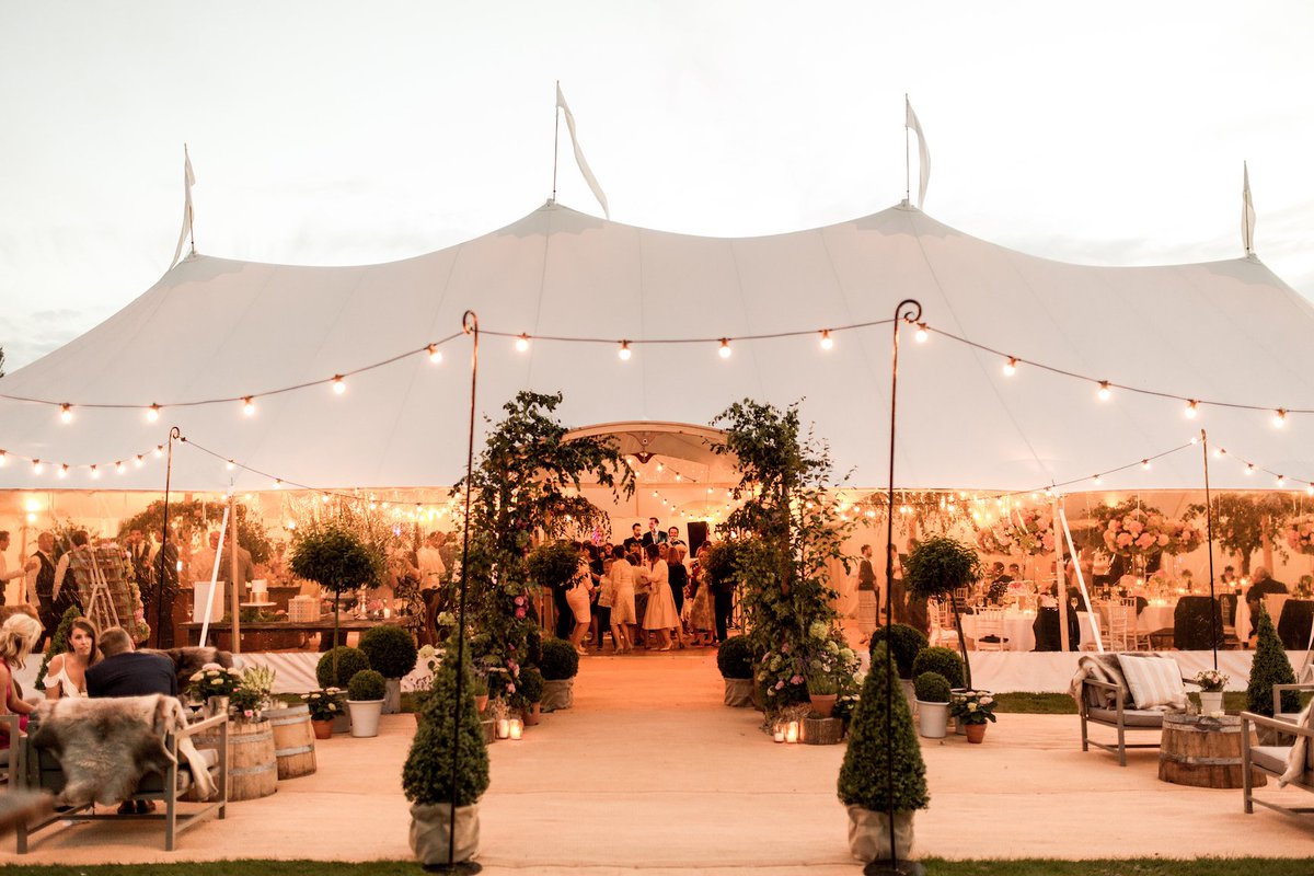PapaKata's tweet photo. An outdoor terrace is perfect for pre-dinner drinks, or, as a break out space for guests to rest dance-weary feet! Check out Natalie &amp; Henry's #SperryWedding @NewbyHallGarden with images by @allisterfreeman &amp; styling by @LucyWrightEvent &amp; @HartCoFlowers  https://t.co/1vOIEXCUTt https://t.co/igutxIQDEq