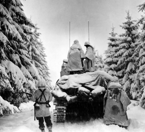 USArmy's tweet photo. #USArmy vet recalls little-known account that turned tide in #BattleoftheBulge. Learn more: https://t.co/Ilym3QsJpL #FlashbackFriday https://t.co/nbAEPc872J
