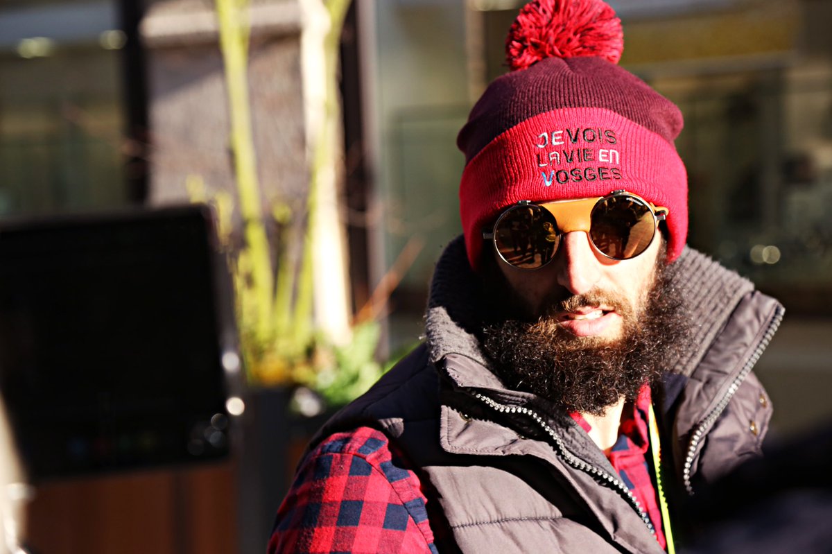 Tu vas pas monter sur scène comme ça <a href="/MatthieuPECHE/">Matthieu Péché - OLY</a> ?🤭#meritesportifvosges @VosgesTV