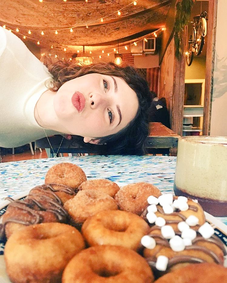 PipsOriginal's tweet image. THE DONUTS ARE CALLING AND I MUST GO.