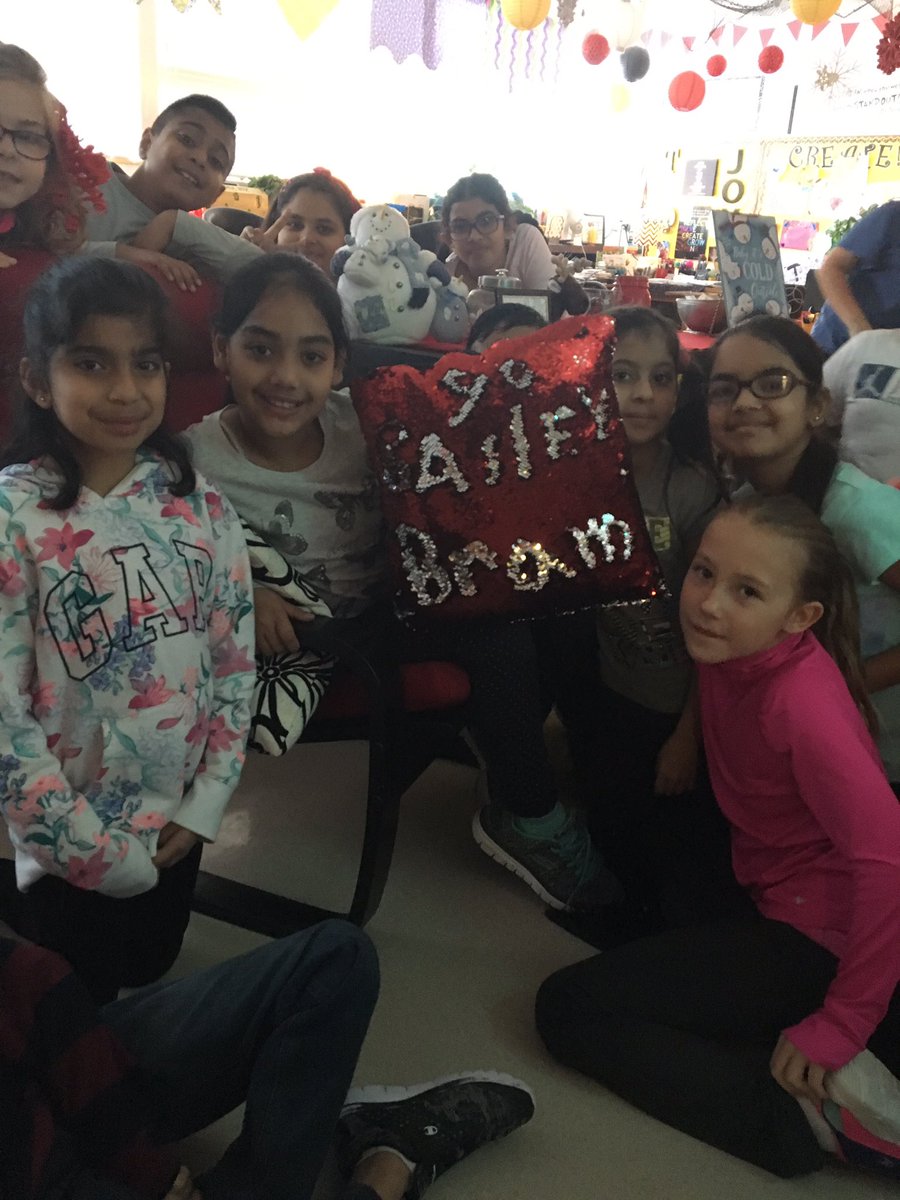 RobynThiessen's tweet photo. @baileybram17 congrats on your dream coming true! Hard work pays off! Your cheer squad will begin their training after the holidays!! @ClassroomChamps #sd36learn #goBaileygo #bettergetsbetter #BaileyBrambelieve https://t.co/Vz9mguSG1h