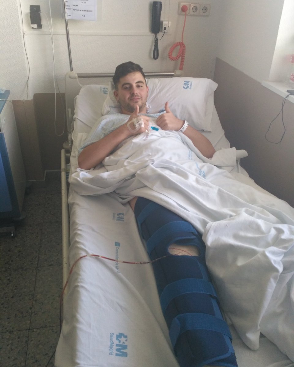 cdretirosur's tweet photo. Queremos mandar un mensaje de apoyo a Óscar; entrenador del Alevín A tras haber sido operado del ligamento. Mucho ánimo Mister @OscaarR22 Nos vemos pronto en los campos de juego. #AnimoOscar https://t.co/oAvW3hafAn