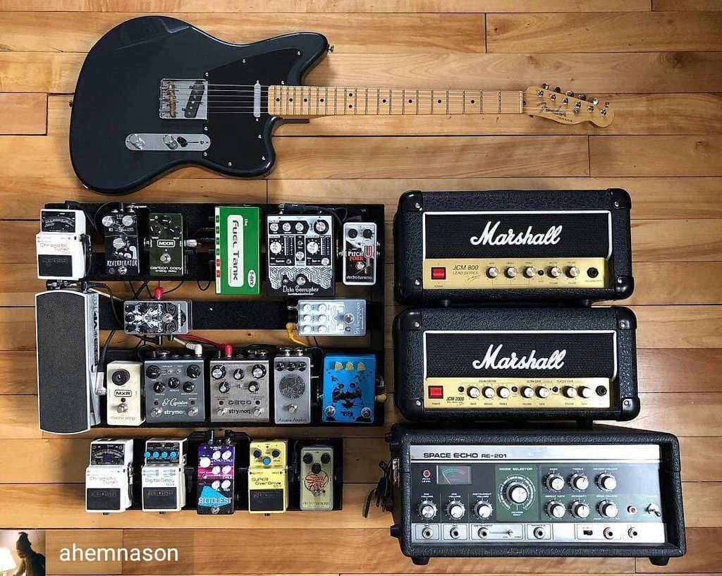 TheRealDrSci's tweet photo. @Regranned from @ahemnason -  Got me goin’ stir crazy right now. // #fender #jazzcaster #telemaster #marshallamp #jcm800 #jcm2000 #spaceecho #pedalboard #drscientistsounds #bitquest @drscientistsounds #strymon @strymonengineering @earthquakerdev #earthquakerdevices #catalinb… https://t.co/9uceclHk21
