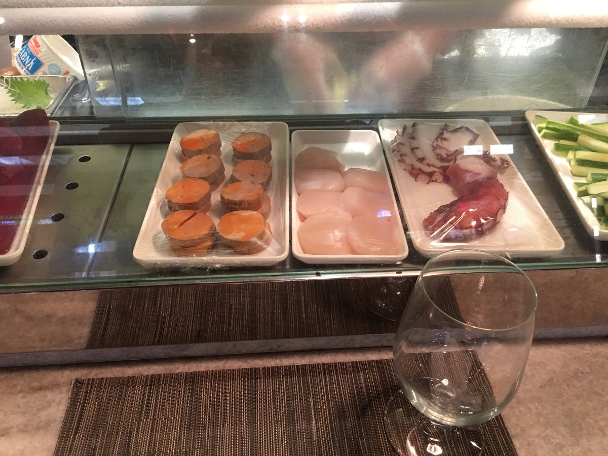 sushi_billy's tweet photo. Who says you can’t get good Sushi in an airpor? Sushi Chef Phu always provides really fresh sushi at One Flew South in the Atlanta Airpot Terminal E. Ask if he has anything new at the sushi Bar! 👍🐠👌 https://t.co/lC5w7xhhQa