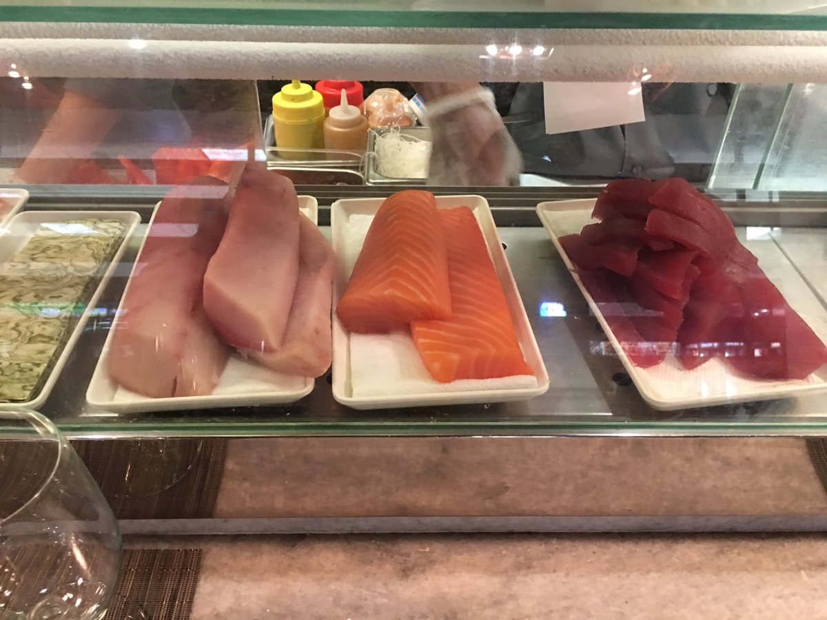 sushi_billy's tweet photo. Who says you can’t get good Sushi in an airpor? Sushi Chef Phu always provides really fresh sushi at One Flew South in the Atlanta Airpot Terminal E. Ask if he has anything new at the sushi Bar! 👍🐠👌 https://t.co/lC5w7xhhQa