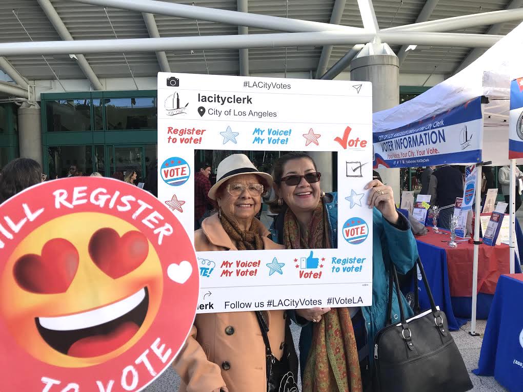 LACityClerk's tweet photo. City Clerk Outreach team was registering newly sworn-in citizens to vote at the Convention Center. We thank everyone who made us part of this exciting process!

#futurevoter #LACityVotes #NewAmerican #registertovote https://t.co/3bQw4AyWi2