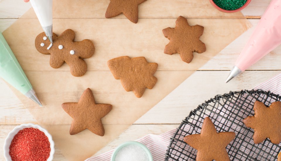 eggsmanitoba's tweet photo. Still looking for the perfect cookie for Santa this weekend?! Here's a How-To Guide on making gingerbread https://t.co/hysDwx0Wm2 #12DaysofEggs #gingerbread #cookies #santascookies #recipes #holidaymenu #HolidayEats #Holidays #Eggs #foodie #foodstagram #theincredibleegg https://t.co/Cr7SnnBDHS