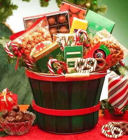 Some #holiday traditions are timeless, like giving a quality basket of goodies to your loved ones! Order today: bit.ly/2BAHIBc