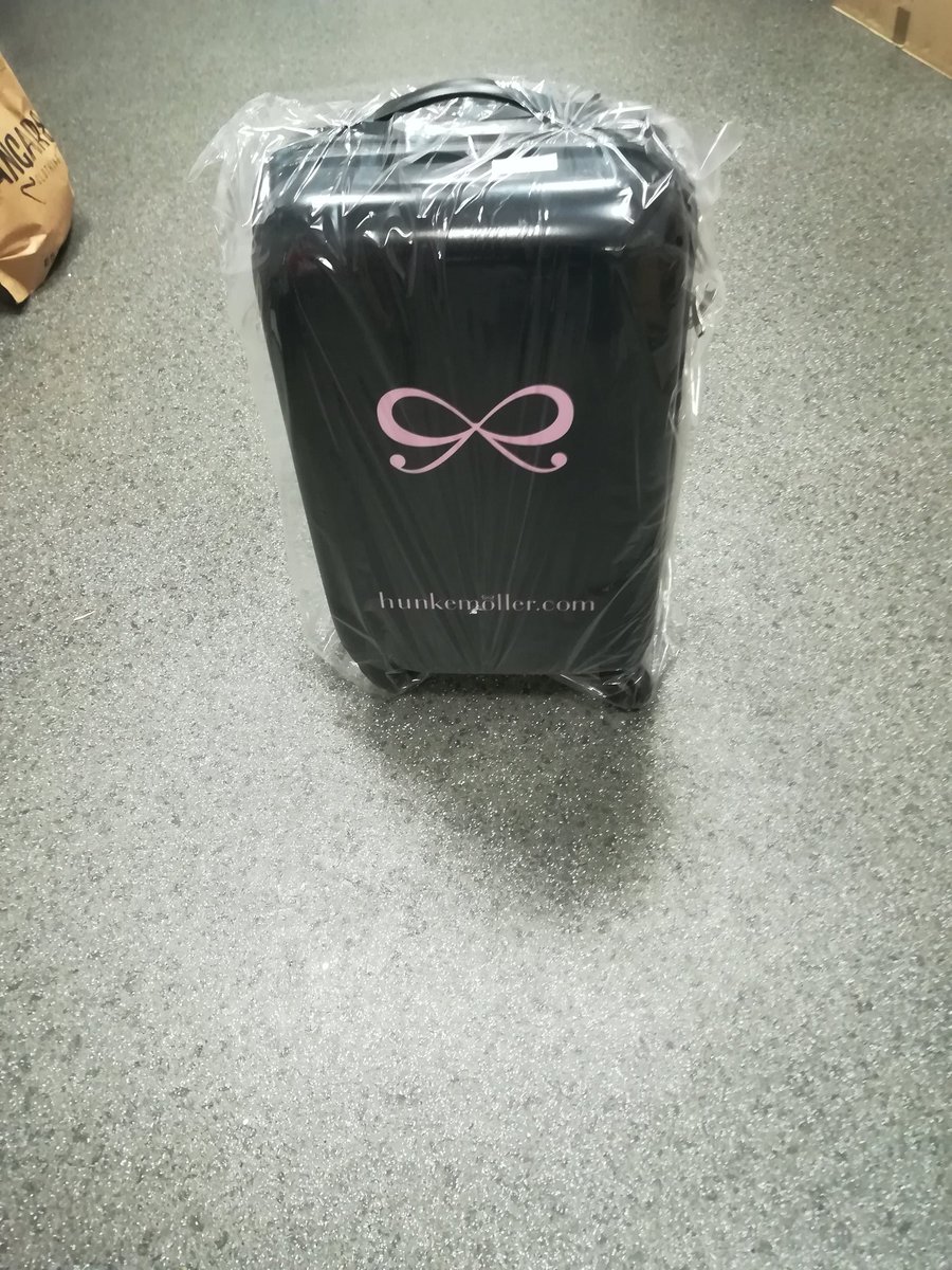 Un tout grand merci à mon travail Hunkemöller pour ce geste trop super pour notre Noël  😀😀 j en suis fan 😍 love my job ❤️❤️