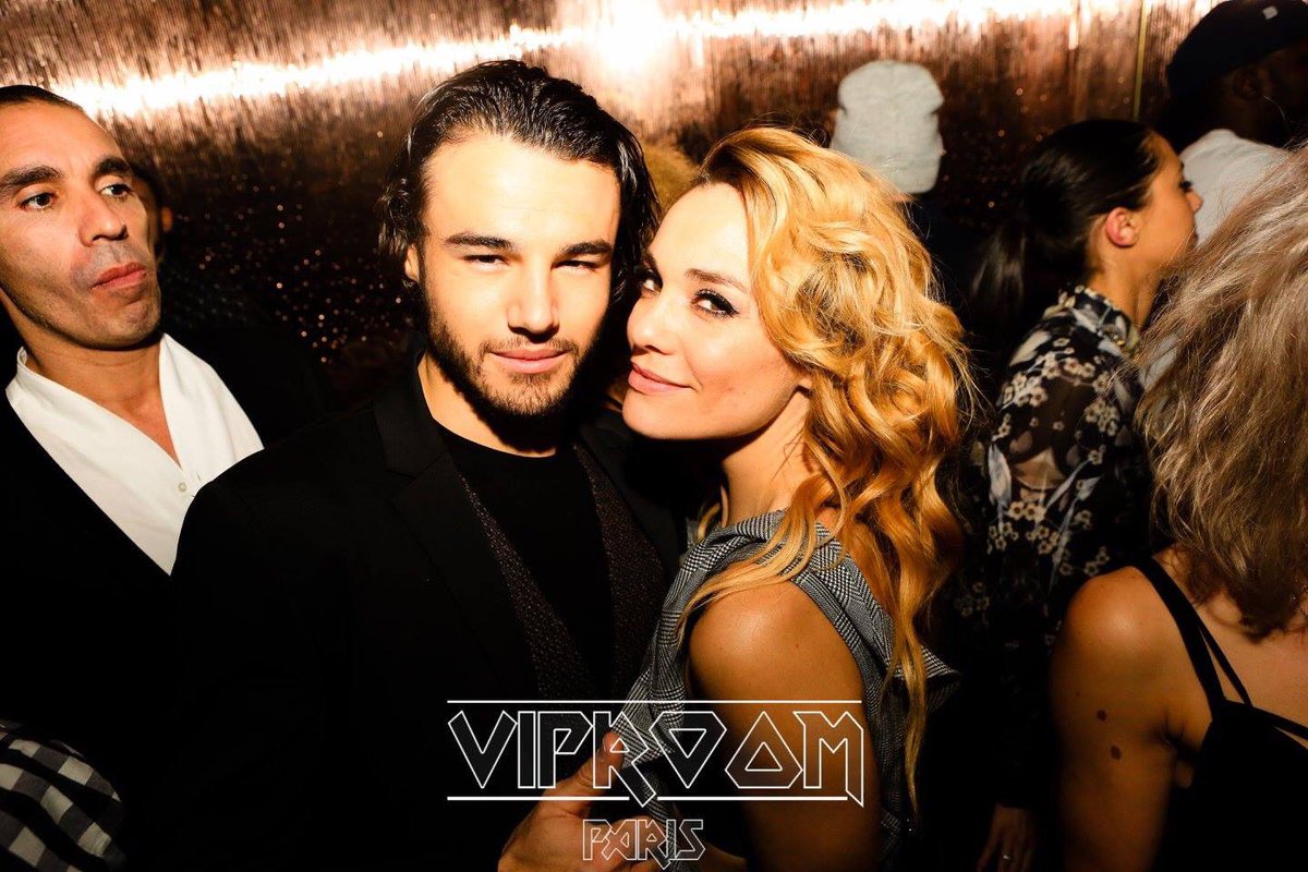 anthonyc_fans's tweet photo. 4 décembre 2017
VIP ROOM Paris
@Anthonycolette_ https://t.co/FaYfYs7N3P