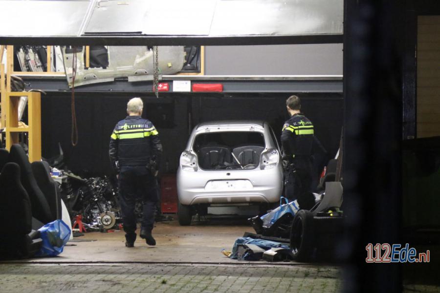 🚨 Politie doet inval in loods aan de Hoorn 112.press/Q7D6Hd #Ede #112Nieuws https://t.co/LvPFn7xqpU