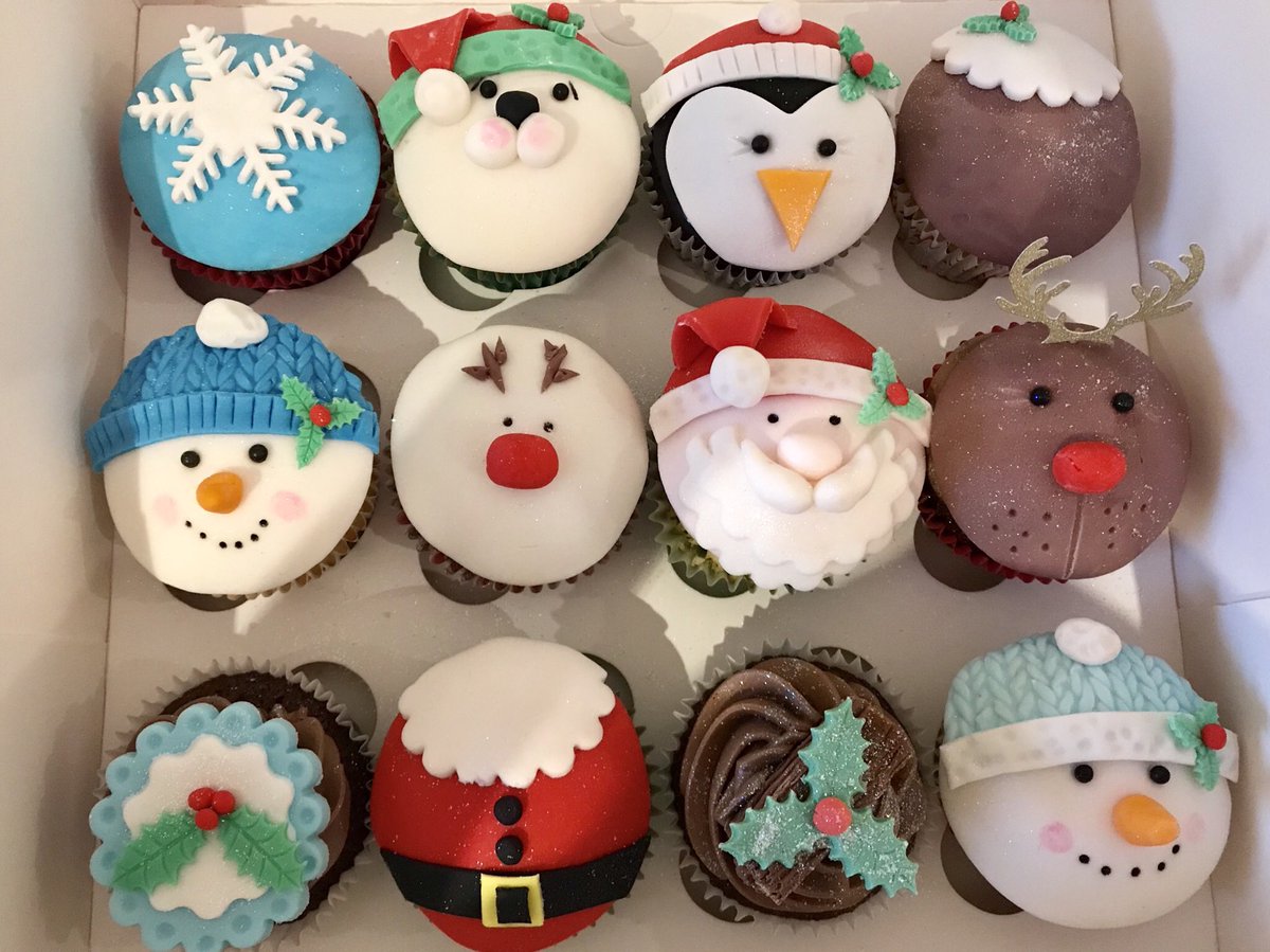 Pinkfluffcakes's tweet image. Christmas cupcakes 🎅🏻☃️🎅🏻