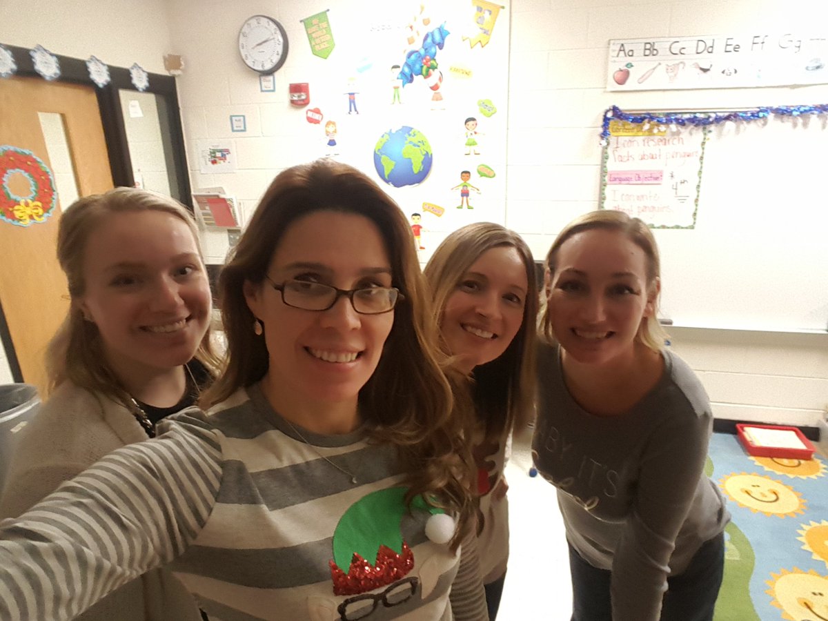 MrsMorenoEL's tweet photo. Holiday fun! Have a nice Winter Break! 
#oneeonelonedistrict #CRidgepride https://t.co/TQXTYqz1Sp
