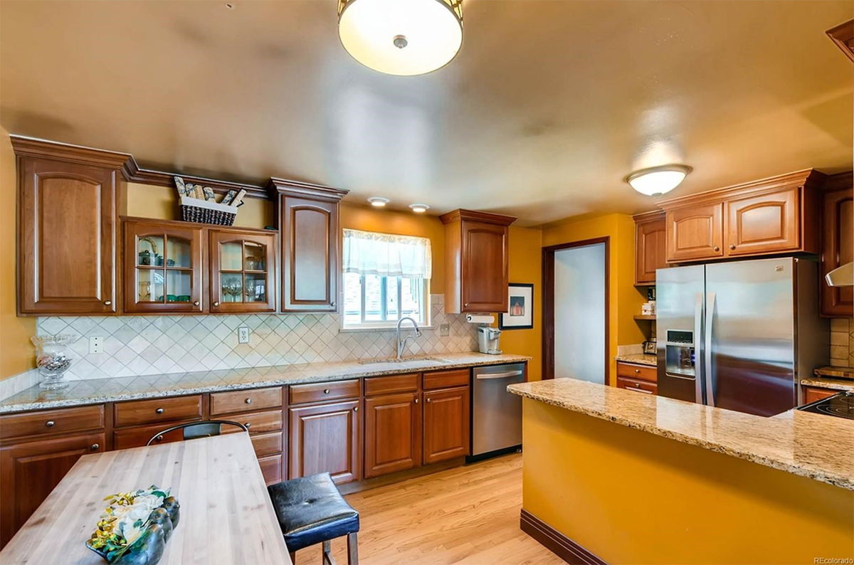 McClainGroupCo's tweet photo. Treat yourself this holiday season by living and investing in one of the most desirable neighborhoods in #Denver! This classic #CoryMerrill brick ranch features a spacious front yard, along with expansive tree-lined lawn and patio. Call us now for a showing! #McClainGroup https://t.co/eaxoa5mf3u
