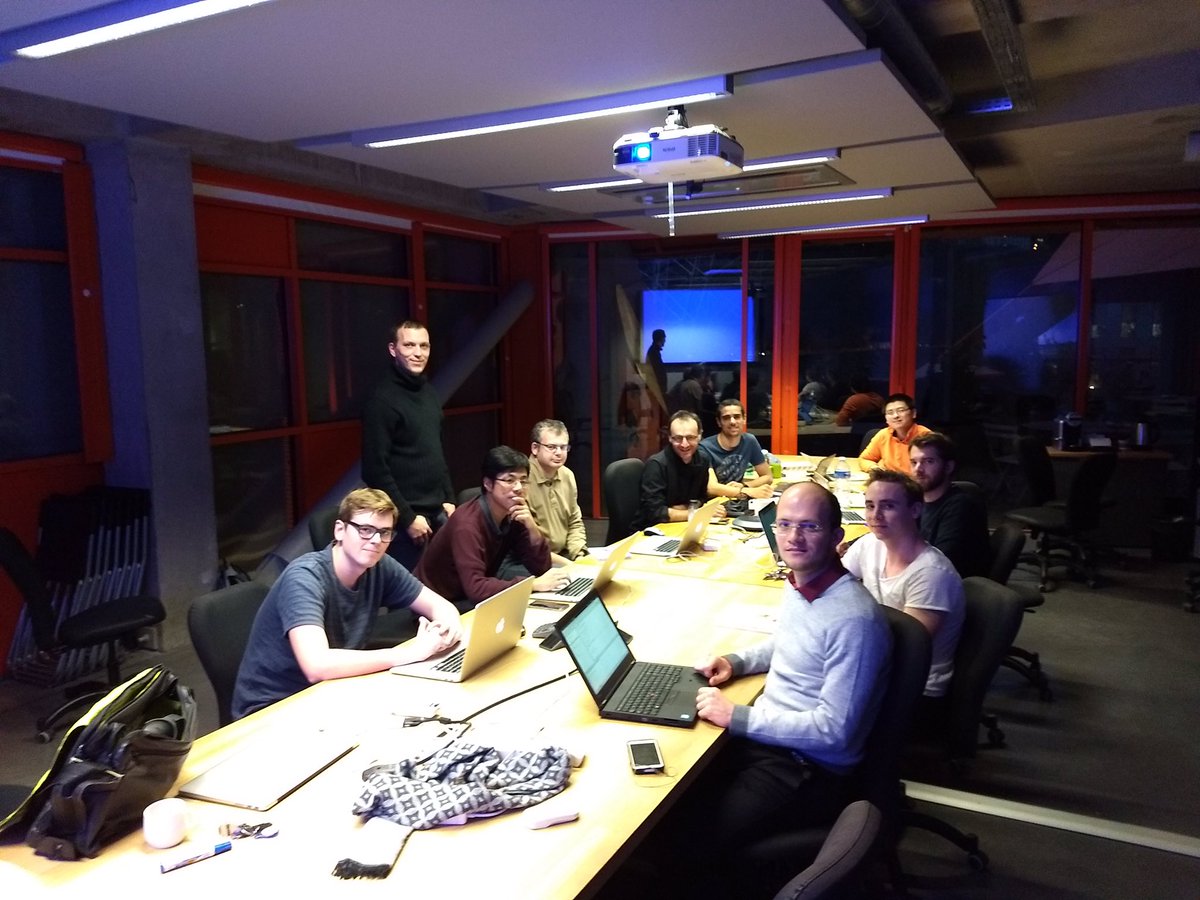 LizeoTech's tweet photo. Une formation "#Scala intermediate level" aux petits oignons chez #Lizeo pour toute la team scala. Merci @jeanhelou ;) https://t.co/S72oq3u0wG