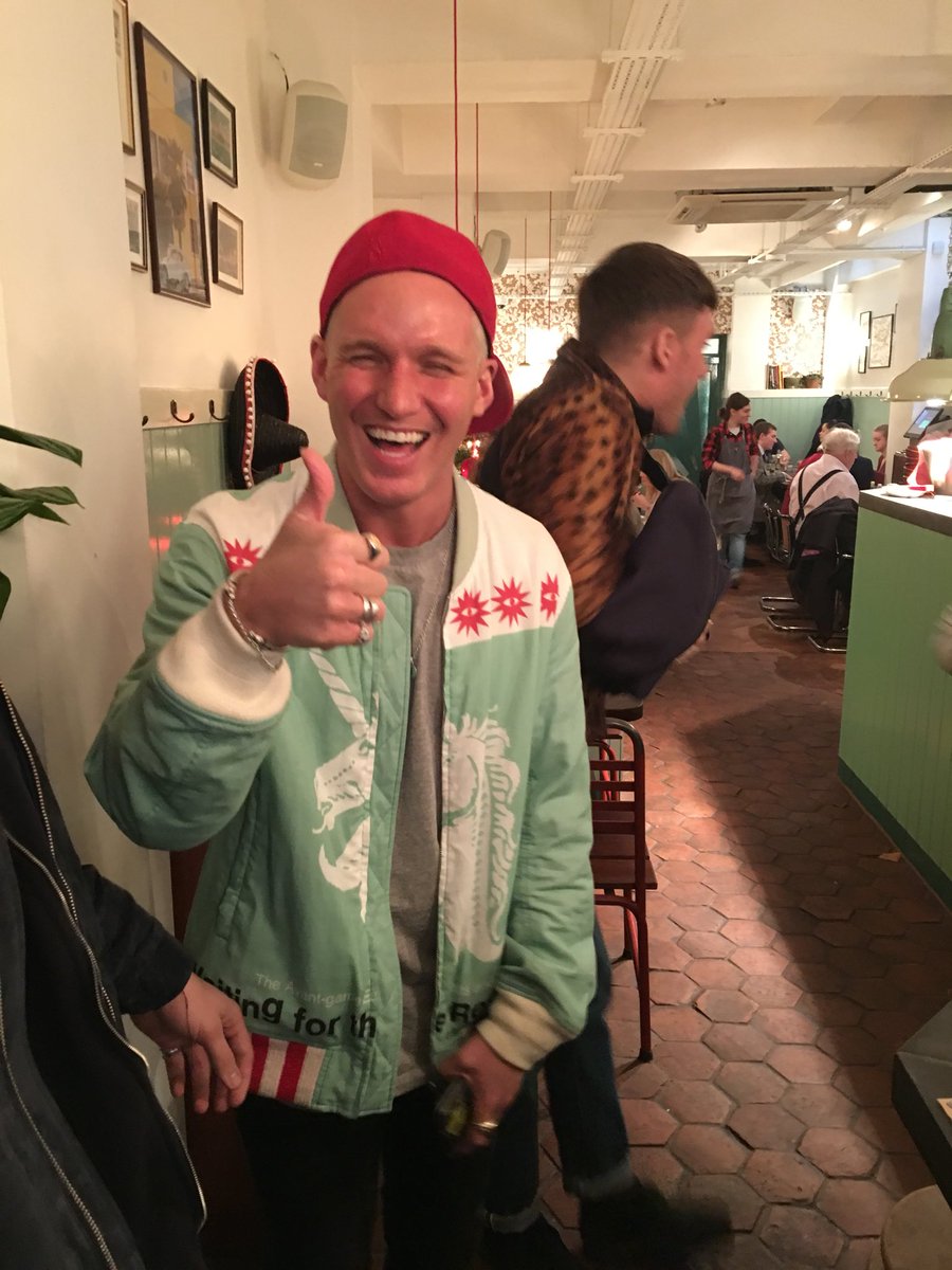 JamesHorler's tweet photo. Looking good @JamieLaing_UK and great choice of restaurant @corazon_uk 🍸 https://t.co/PeHC2T4Jrp