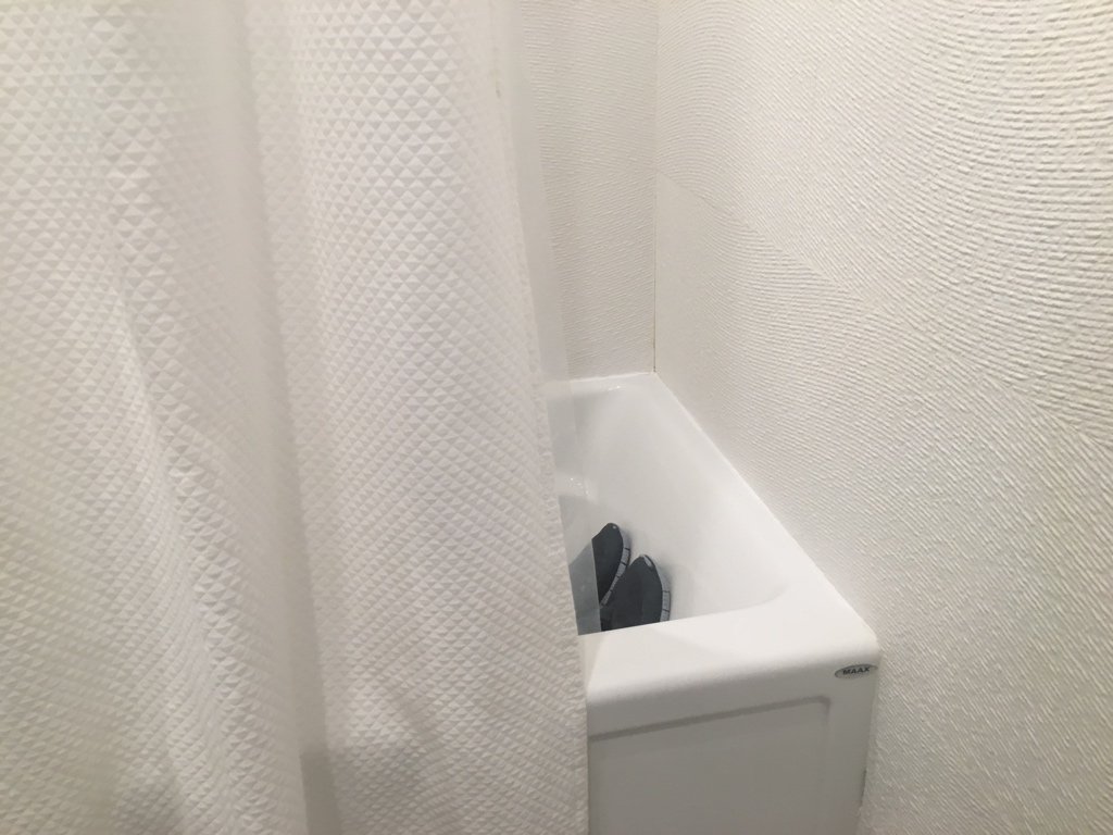 jcsomerville's tweet image. I peed in a stranger’s bathroom and this scared the shit out of me.