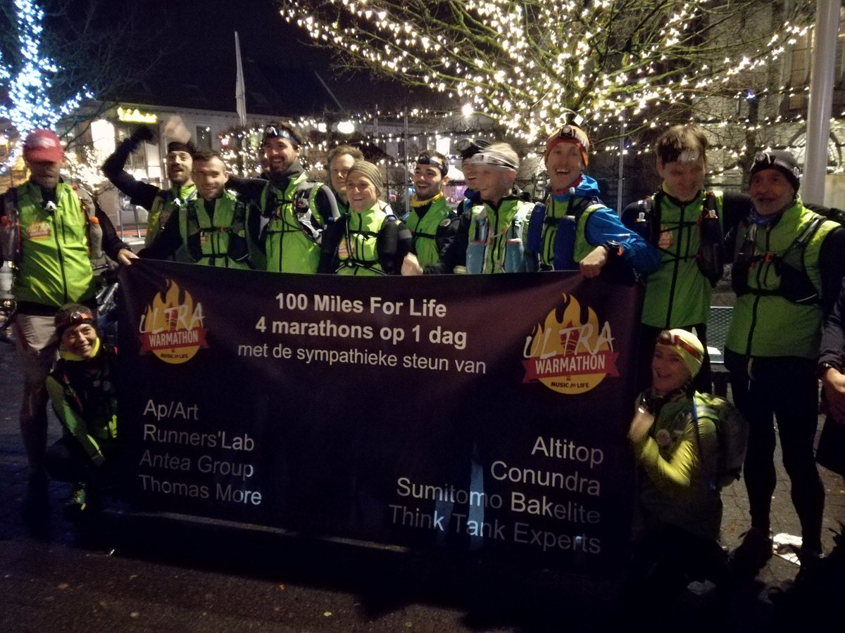 De ultralopers zijn vertrokken uit #Waregem richting domein #Puyenbroeck voor #MFL17 #Somival. Ze lopen wel een klein ommetje: 168 km ofte 4 marathons in 24u! Zot maar nu al bravo! <a href="/stubru/">StuBru</a>