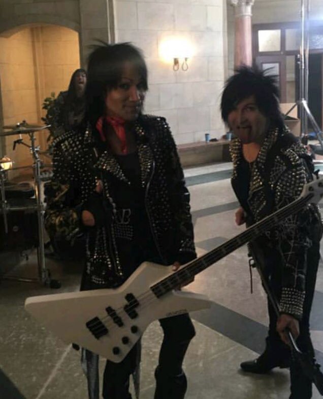 AndyBVBFact's tweet photo. Fact #127

.@AndyBLACK’s Band @BlackVeilBrides Are Currently Shooting Their Music Video #WakeUp For Their New Album #VALE https://t.co/qj99zsLEU0