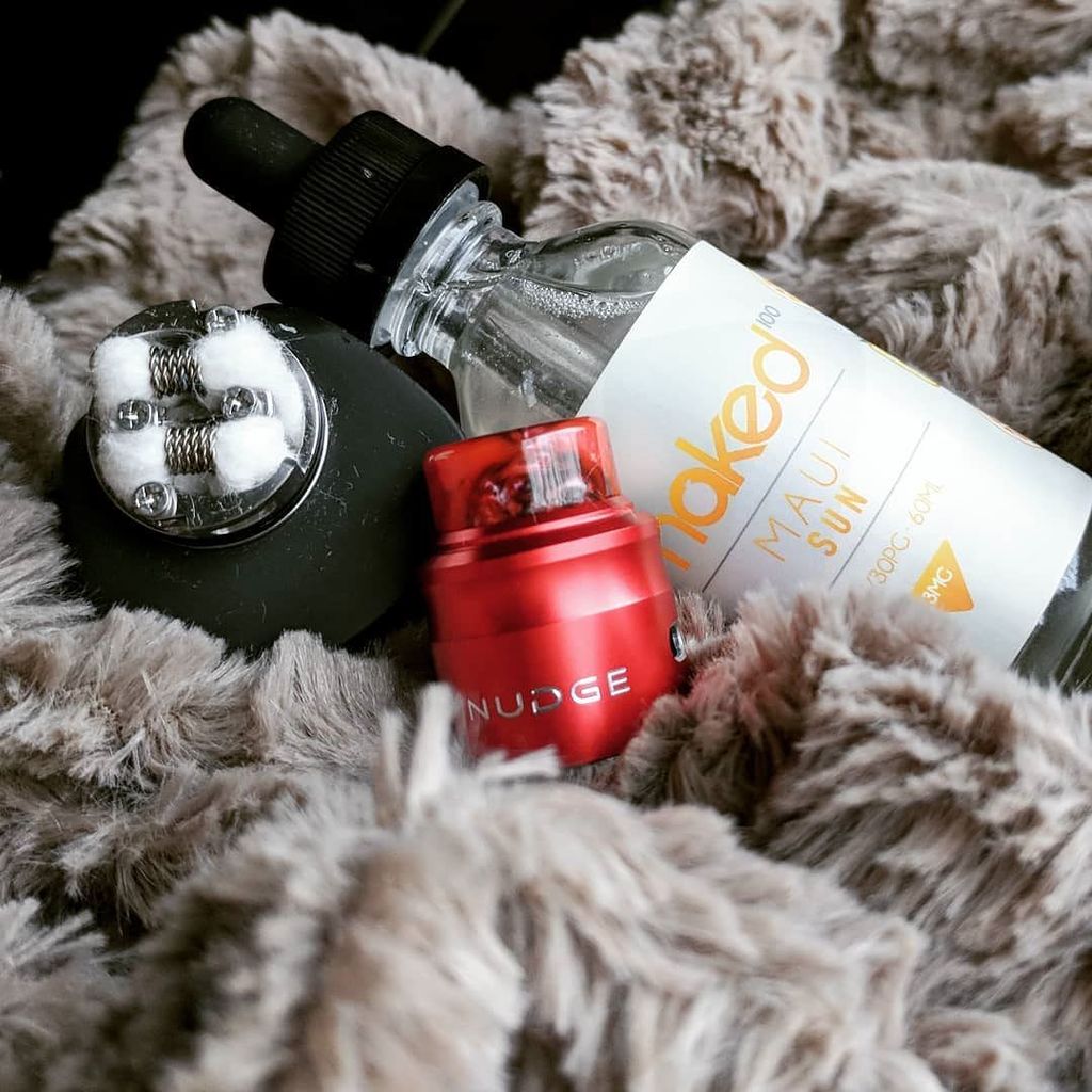 AbbyHour's tweet photo. Fresh coil on the @wotofoofficial Nudge RDA, fresh juice - Maui Sun from @naked100eliquid ... Happy Holidays everyone!
#vaping💨 #ecig #wotofo #rda #abbyvapes #vapecast #coilporn #naked100 https://t.co/54OC7Gu7mQ https://t.co/n01mdJMZqy