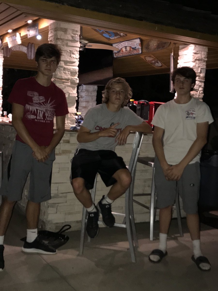 tbugert5's tweet photo. @Christian_McK4 happy birthday to my best bud cmac😍😘Love ya man hope you have a sick day #lilreg #boiboiboi #ministicks https://t.co/SYY9iO8p9p