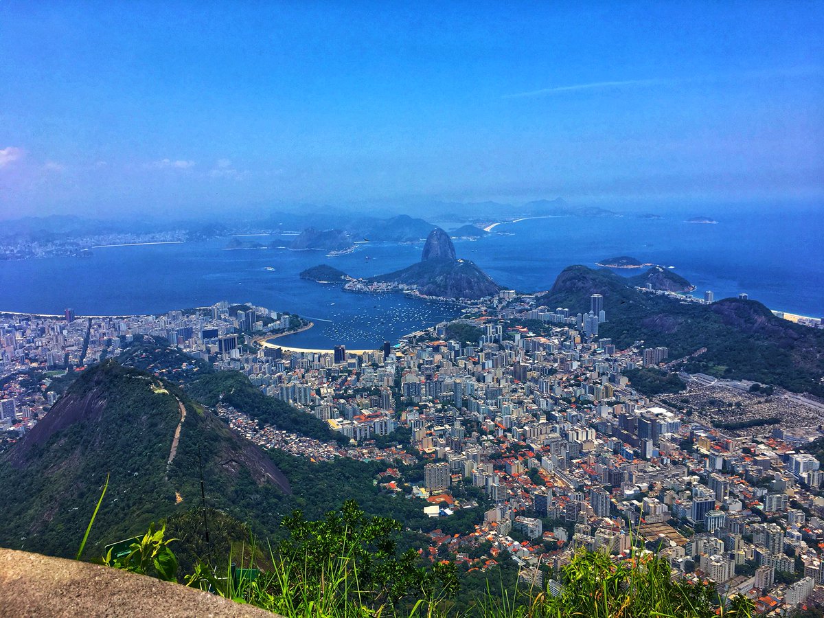 LeeJulija's tweet photo. In last 24hrs... went from 31C to 31F, from 1st day of summer to 1st day of winter, from longest daylight in a year to shortest daylight in a year... #Brazil #takemeback #3weeksofsun #rio #cristo #copacabana #jungle #animalplanetlive https://t.co/iLnX7uQz11