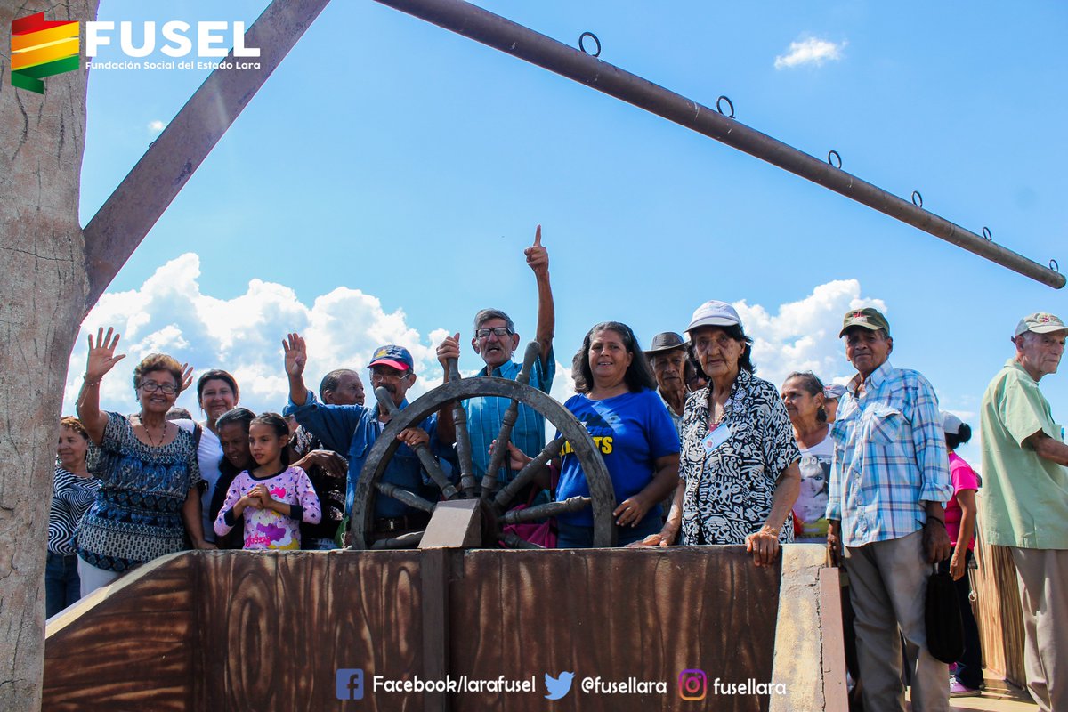 Fusellara's tweet photo. La Fundación social del estado Lara (FUSEL), en conjunto con @mundo_deninos y la Fundación del Niño Dejando Huellas, realizo un encuentro recreativo para los adultos y las adultas mayores que hacen vida en las casa de abuelos y abuelas del estado Lara #navidadesdejusticiaypaz https://t.co/8TgHwk0xVs