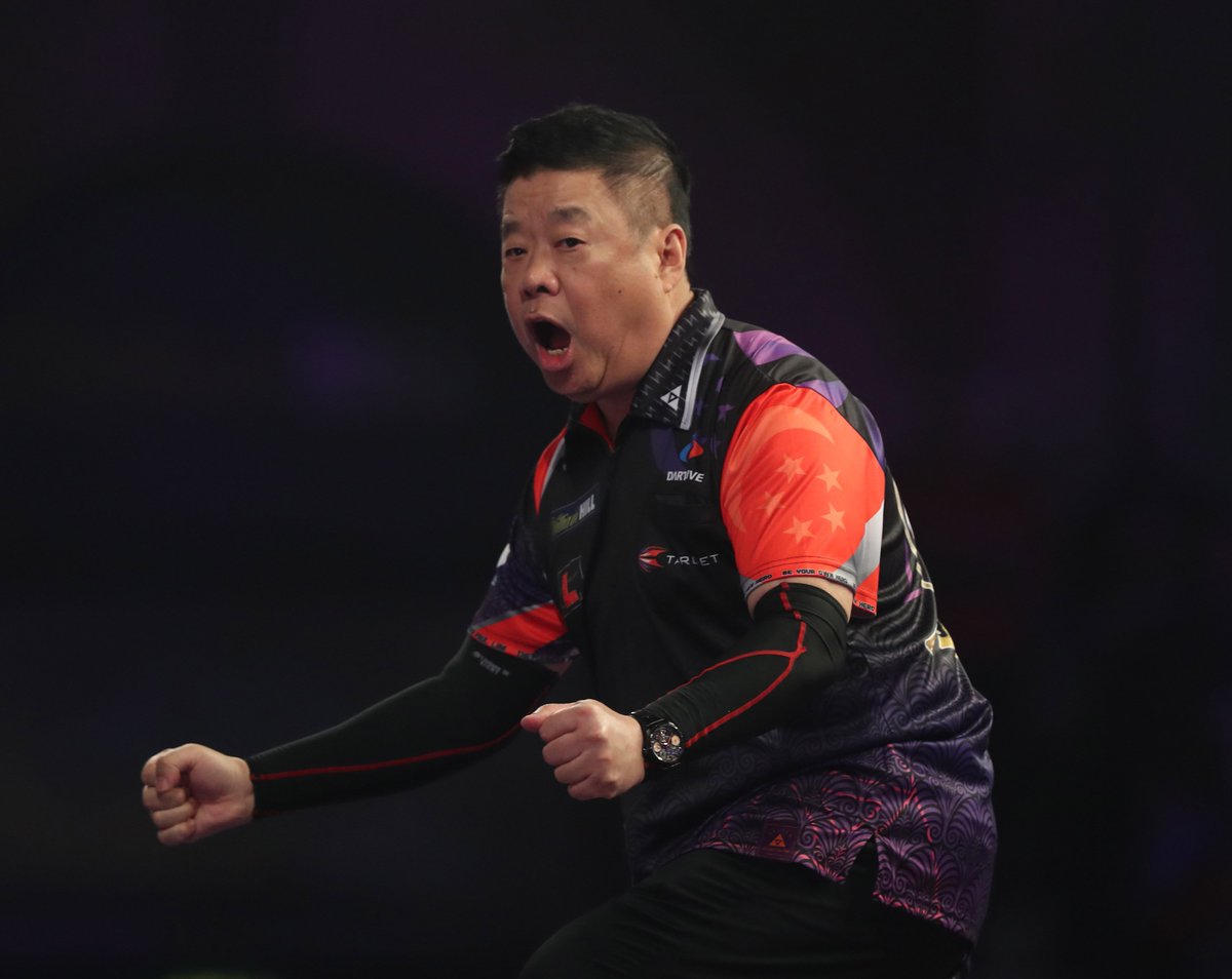 OfficialPDC's tweet photo. Look who is back...

#LoveTheDarts #WHDarts https://t.co/PKtonifw0n