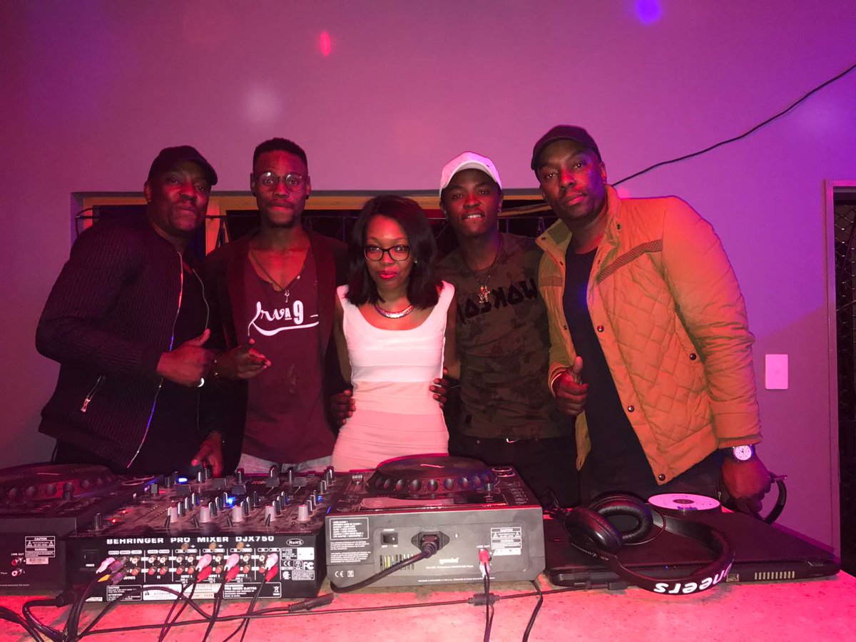 ACIID28's tweet photo. 15 Dec @Calabash Lounge with @RevolutionSA  #legends  #revolutionSa  with @ACIID28  @Emkay19_SA  ezakwa9♠🔥 https://t.co/EWwJXgf7Ua