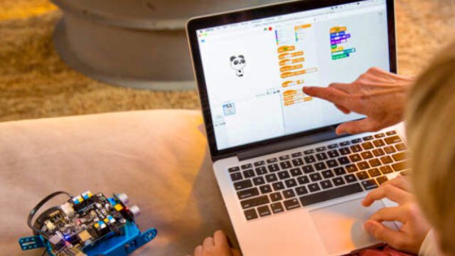 urukwavu's tweet image. Incontrare @Piersoft è sempre una boccata d’ossigeno: @mmoku per introdurre @arduino al @Coderdojo_LR serve @mBlock_cc ;)