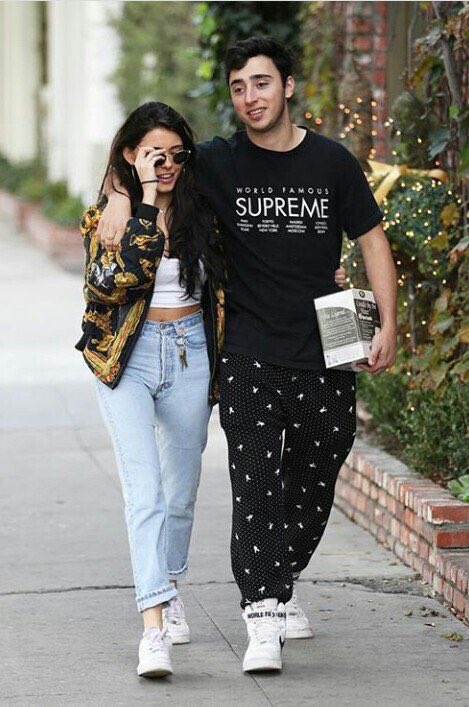 themaddspics's tweet photo. Do you ship them ? I really love Zack 💙 https://t.co/2genKyQbzF