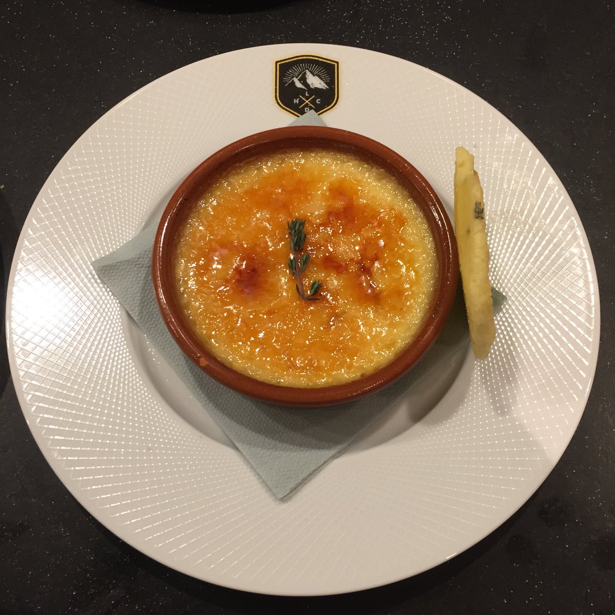 CascadesArc2000's tweet photo. Here’s a taste of some of the stunning food that’s being served at Chalet des Cascades night after night 👏🏻👨🏻‍🍳 #flexiski #chef #chaletlife #potd #yum https://t.co/TofhgmRNIR
