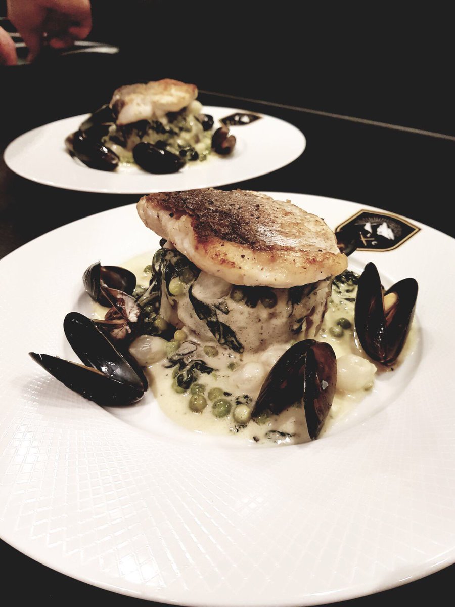 CascadesArc2000's tweet photo. Here’s a taste of some of the stunning food that’s being served at Chalet des Cascades night after night 👏🏻👨🏻‍🍳 #flexiski #chef #chaletlife #potd #yum https://t.co/TofhgmRNIR