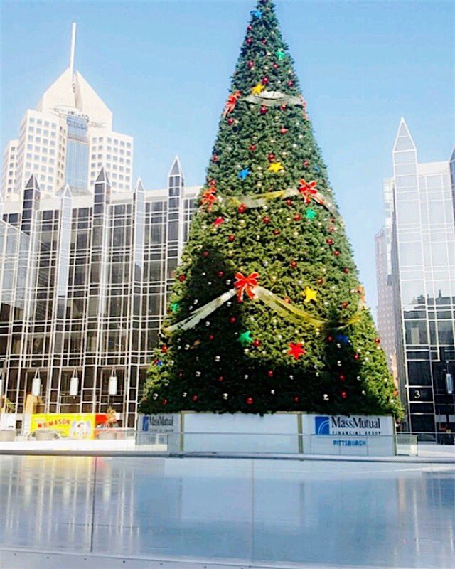 WBMasonCo's tweet photo. I spy with my little eye... a Christmas tree and.. WB! 🎄🚚 #whobut #tistheseason #deliveryseason https://t.co/SSnQo3FVsg