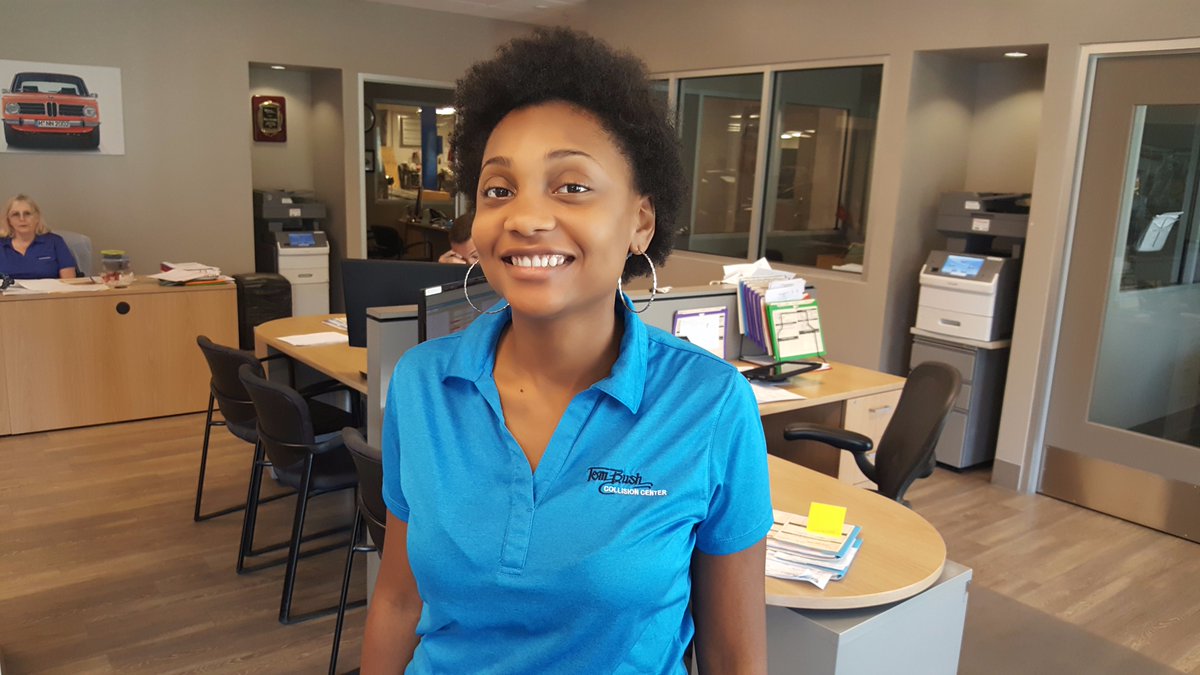 bushcollision's tweet photo. Congratulations to our 2017 Employee of the Year - Cherrelle Pullins, our delightful Receptionist! #TomBushEOTY #TomBushAwards #BushCollision #TomBushCollision https://t.co/qXvJXkfuk9