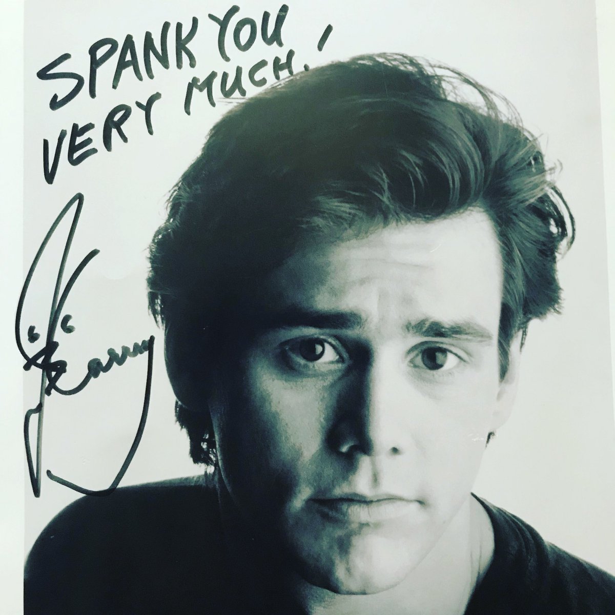 ShakeUpRocha's tweet photo. #flashback to 7th grade when I wrote @JimCarrey a letter of appreciation and he sent me this back. Still one of my most valuable possessions https://t.co/3pOt8rSARq