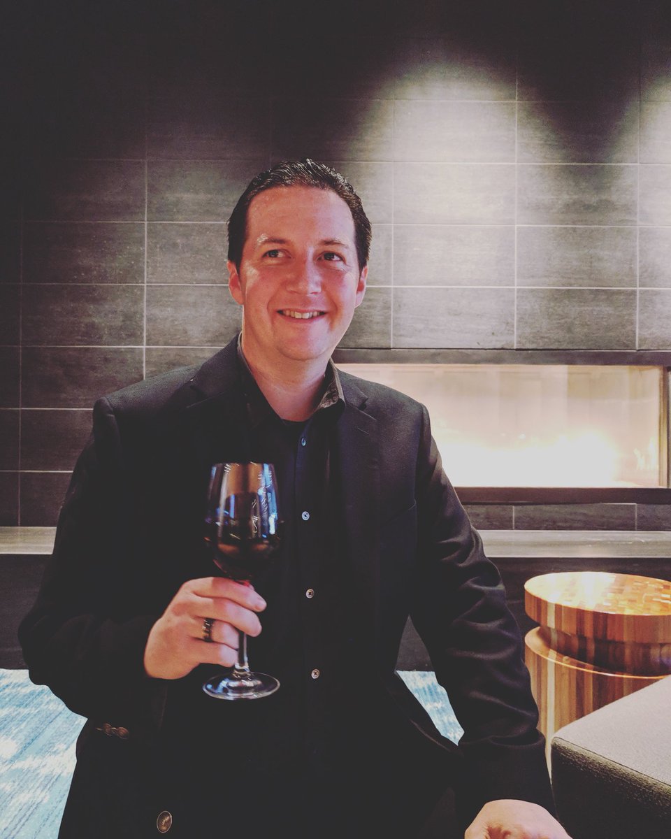 PortolaHotel's tweet photo. When in #Monterey - one must try some of the amazing wines curated in #MontereyCounty! Our very own, @JacksMonterey is a proud recipient of the @WineSpectator 2017 Award of Excellence! #wineprogram #wine @MontereyWines https://t.co/tjORLal2vK