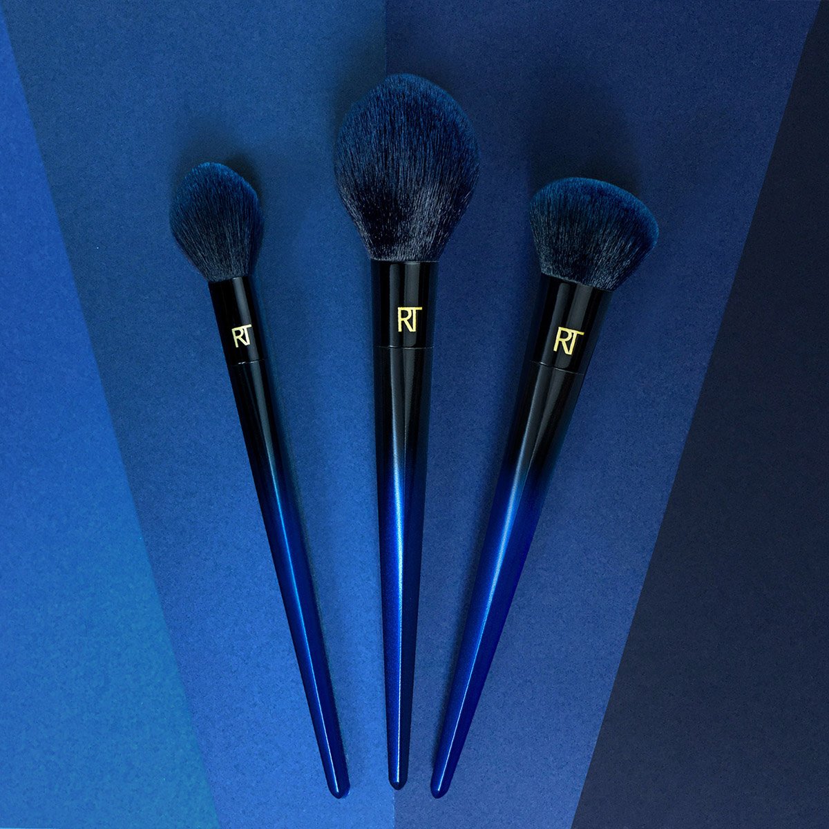 realtechniques's tweet photo. ⬆ your gift-giving game with #PowderBleu. 💙 https://t.co/FPXRvfYN3b #RealTechniques https://t.co/LPPwpb1NtJ