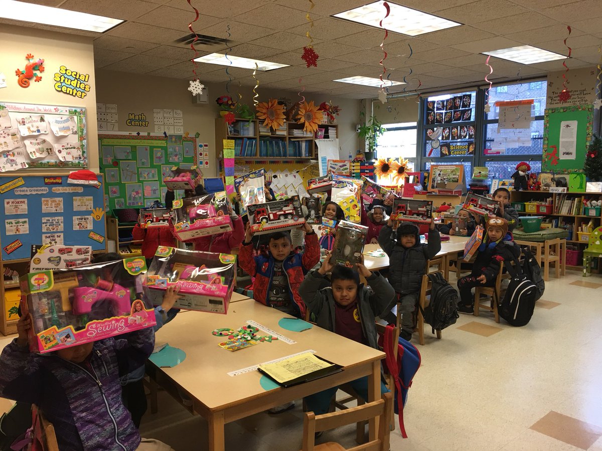 A day of writing celebrations, peer feedback, holiday gear, Jasmine our Therapy 🐶 and gifts for all!!!