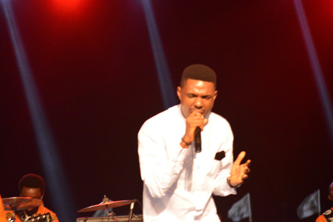 akcarolsfest's tweet photo. Progress Effiong thrilled the audience with his electrifying performance of "Ama"
What an evening!
#akcarolsfest2017 #EmmanuelGodisWithus https://t.co/T1I7bctKQ2