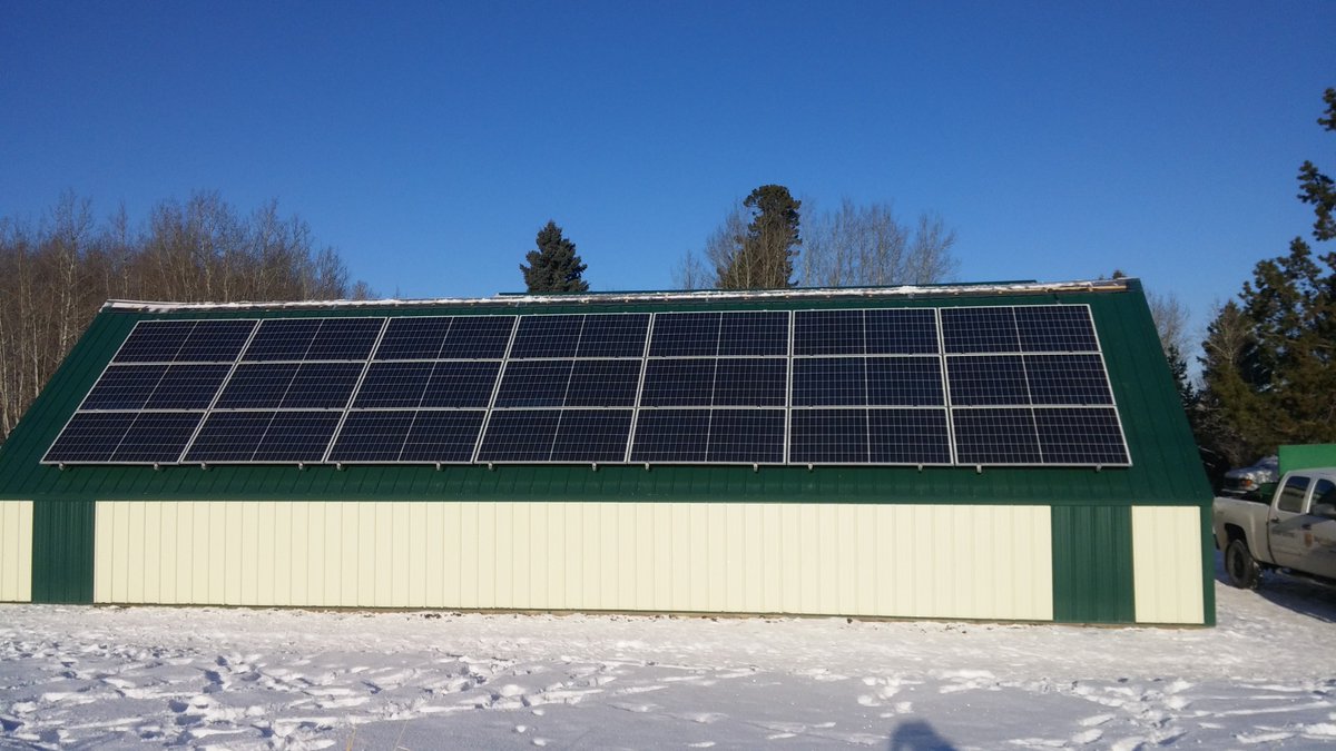 SkyFireEnergy's tweet photo. The sun is shining down on our winter wonderland #ArrayOfTheWeek near Bluffton, AB. This 7.35 kW grid-tied system has been approved for the Growing Forward 2 - On Farm Solar Photo-Voltaics Program!

#Solar #AB #EnergyEfficiencyAB #SolarRebate #GrowingForward2 https://t.co/gCag2fpvxa