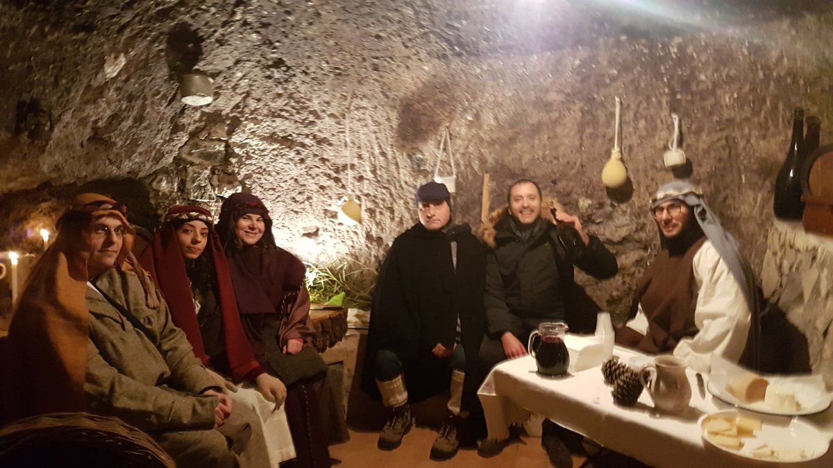 unplibasilicata's tweet photo. Suggestivo ed emozionante #PresepeVivente nel #ParcoUrbano delle #CantineDiBarile già scelte da @PierPasolini per #scene #VangeloSecondoMatteo 
Plauso a @ComunediBarile #Proloco #associazioni locali e #Scuola per non facile organizzazione.bravi https://t.co/tlkHH7vWEJ