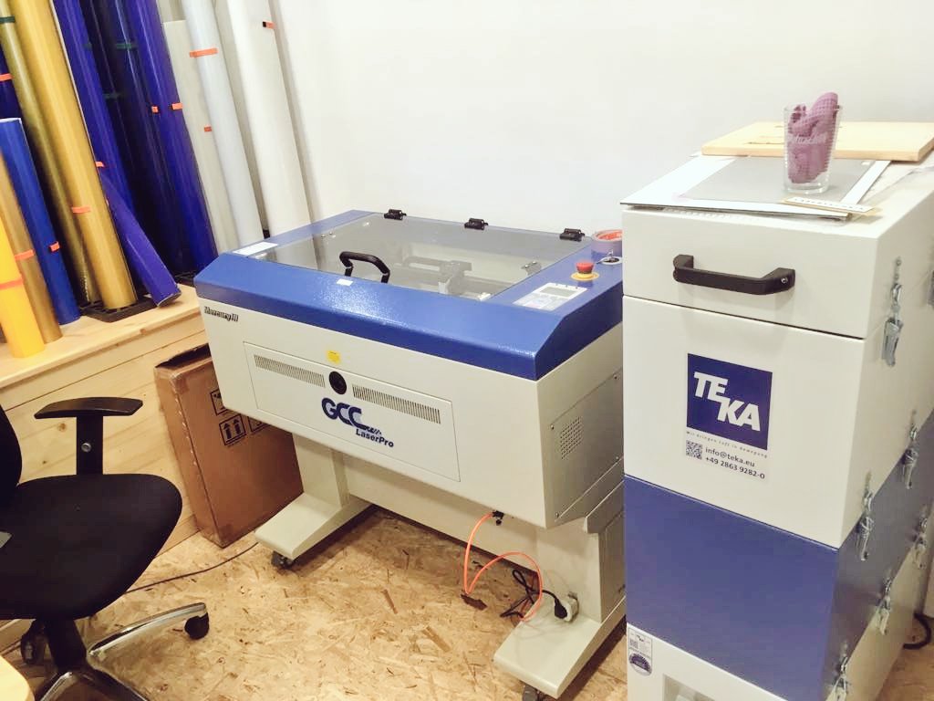 chriseffex's tweet photo. Zeit um am Laser zu drehen 😁 @rostroth #laser #textilveredlung #otherbusiness https://t.co/wqkz3wHIfS
