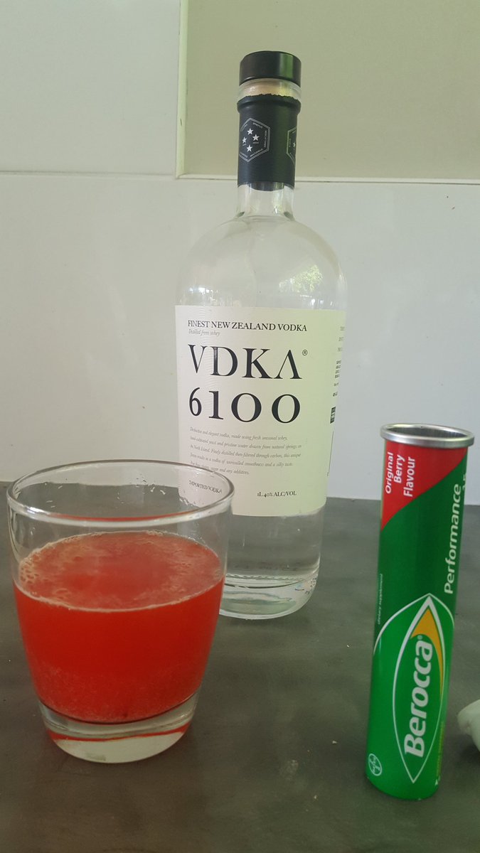 Errollonline's tweet photo. #breakfastofchampions #cocktail #vdka https://t.co/QE4kwh69Ci